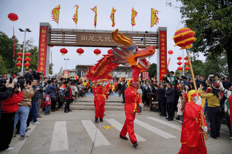 常平镇田尾村：会景巡游焕新颜 奏响乡村振兴新乐章