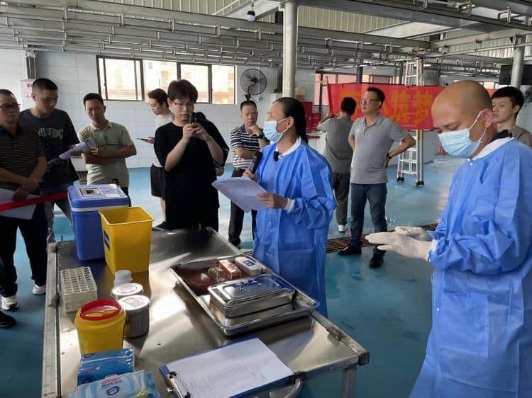 市疫控中心赴阳江市开展动物疫病防治员技能训练结对互助活动