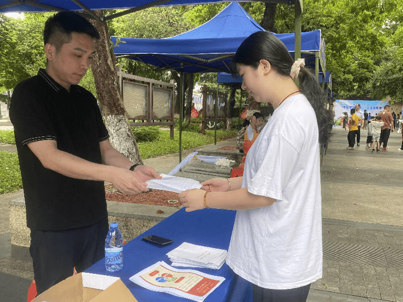 清溪农林水务局积极开展农产品质量安全宣传活动