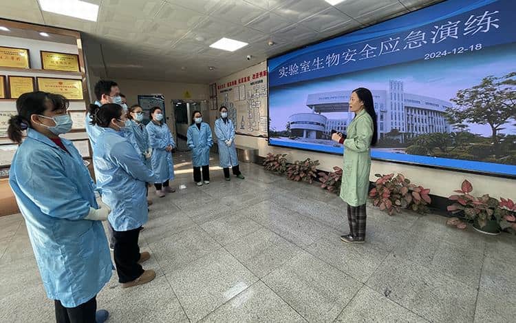 市疫控中心举办实验室生物安全知识培训与应急演练活动