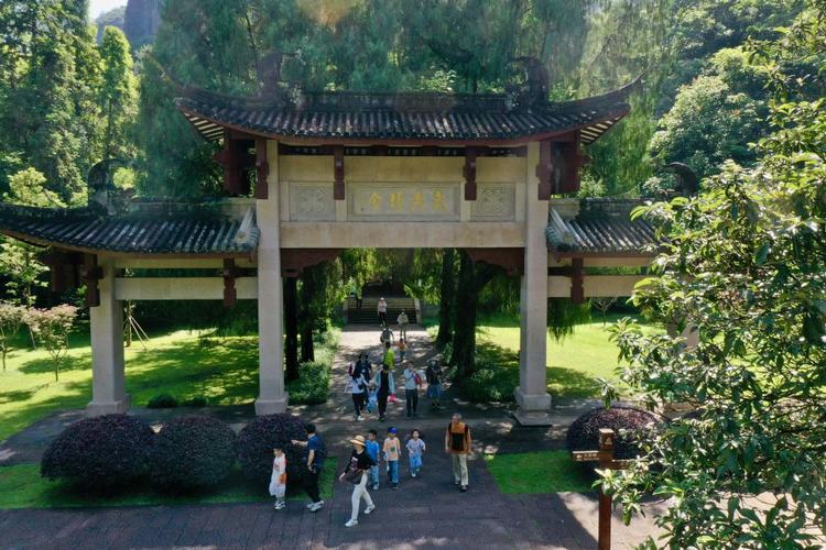 习近平：念兹在兹的乡土深情
