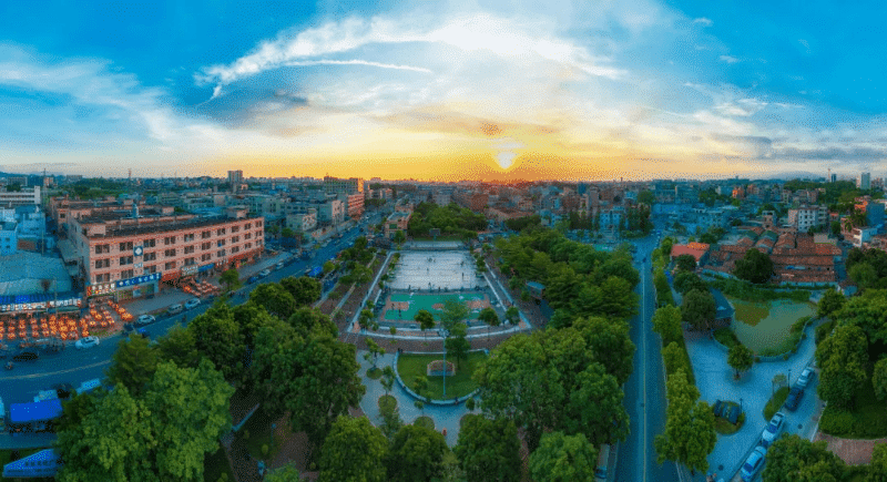 “绿美小园”全域焕彩，勾勒家门口“微幸福”画卷