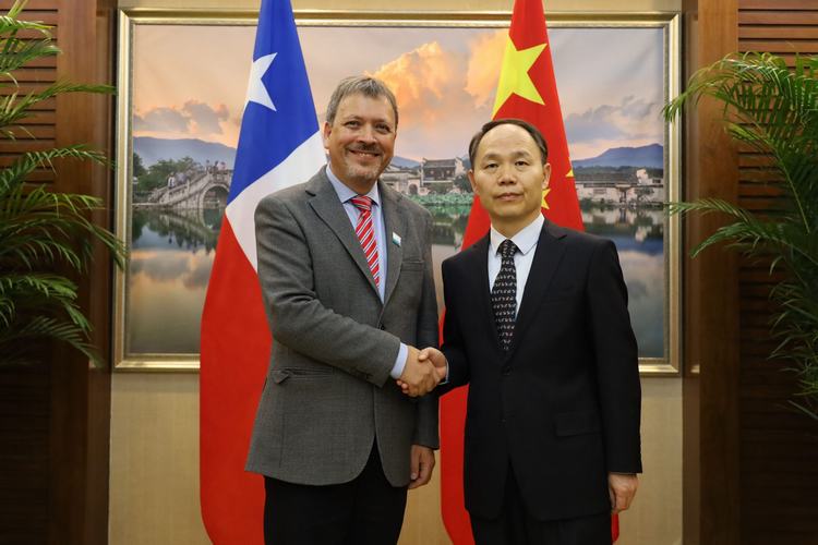 张治礼与智利经济部渔业副部长萨拉斯举行会见