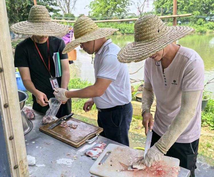 市疫控中心赴道滘开展水产品质量安全风险监测工作