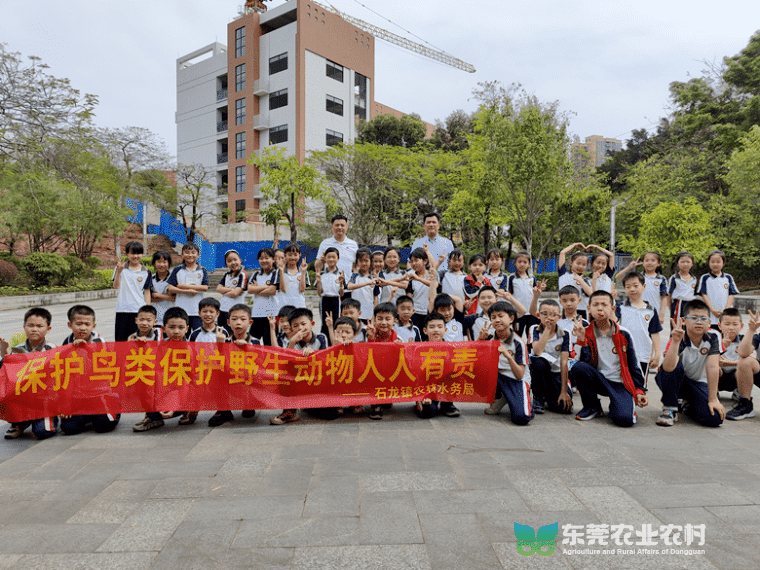 大手牵小手，共赴校园爱鸟之约