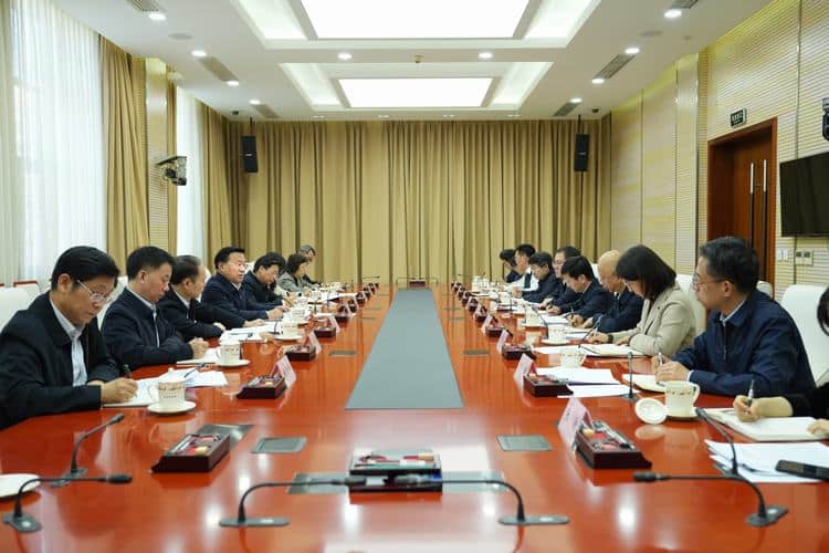 农业农村部党组召开2024年度民主生活会意见征求座谈会