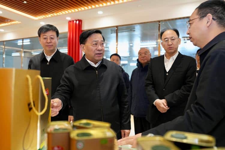 韩俊黑龙江调研强调：有力促进大豆产销衔接，巩固扩种成果