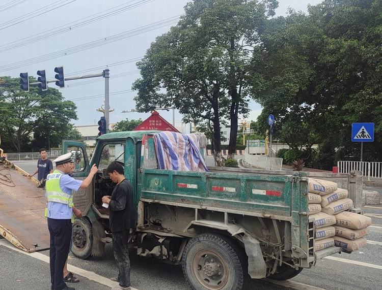 麻涌启动拖拉机联合执法专项整治行动