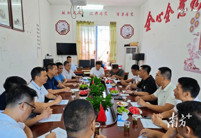 万江两社区携手白石镇，共绘结对帮扶同心圆