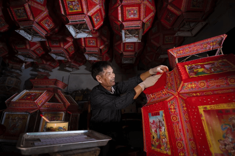 超绝手艺！你家“龙崽”的花灯预订了吗？