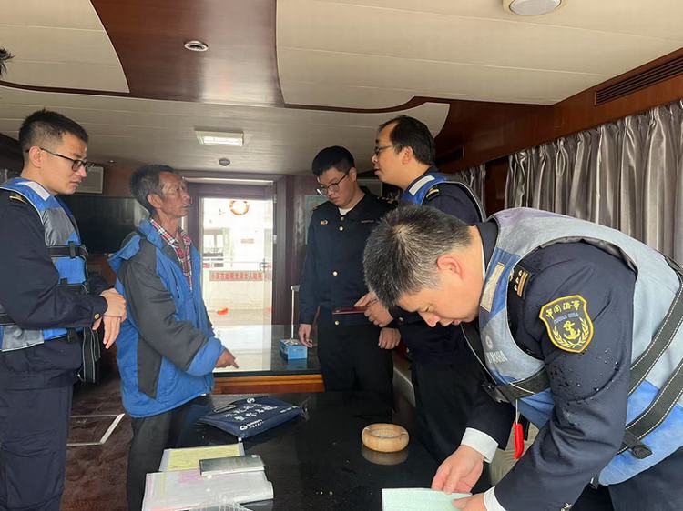 中堂镇召开禁渔期渔船停泊点安全宣传会