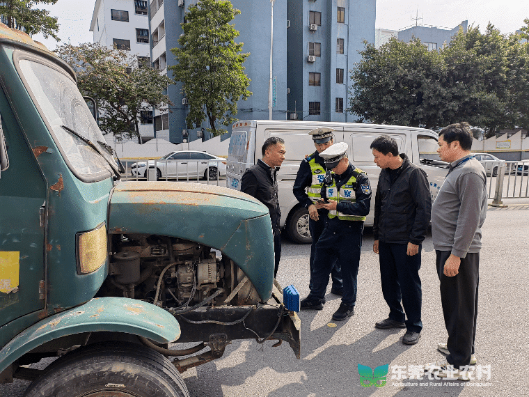 万江启动拖拉机专项整治行动