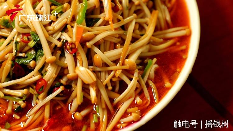 想尝尝口感爽嫩滑的黄色金针菇吗？