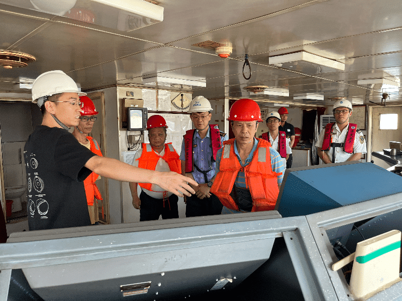 市海洋综合执法支队携手市海事局举办“商渔船船长面对面”活动