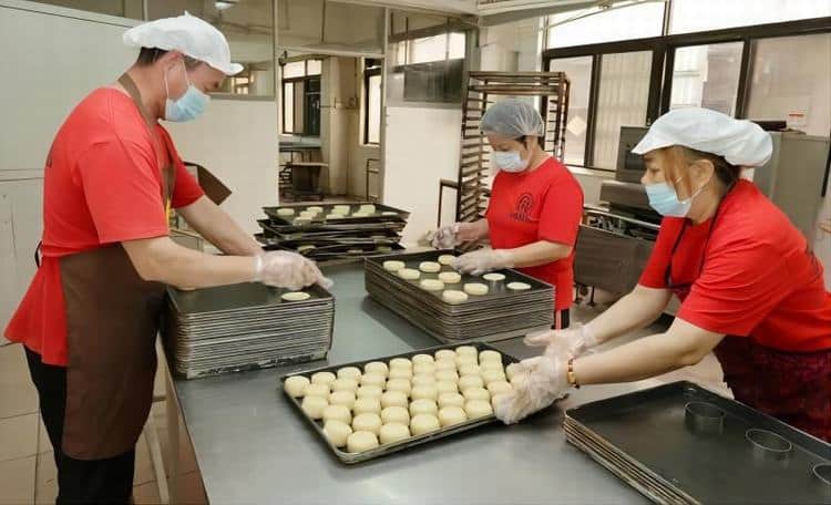 石碣龙船饼上市，开启“扒龙船、食饼”端午新体验