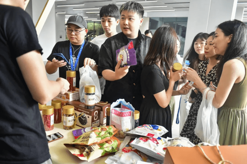 长安镇助力对口帮扶地区农副产品“走进”企业