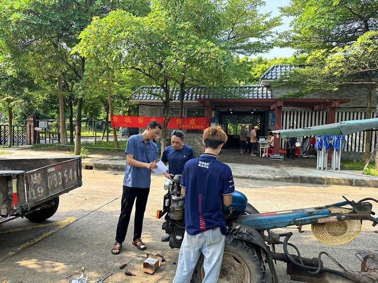 东坑镇2024年集中开展拖拉机年检年审工作