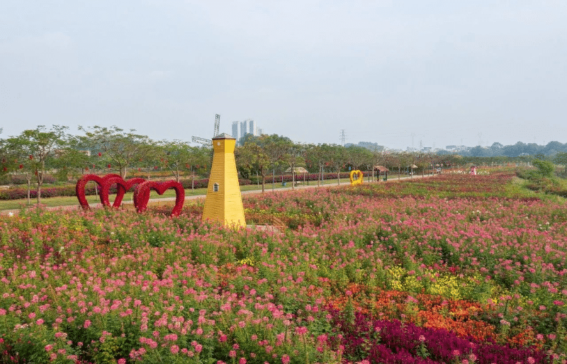 春和景明繁花拥，桥头盛景惹人崇