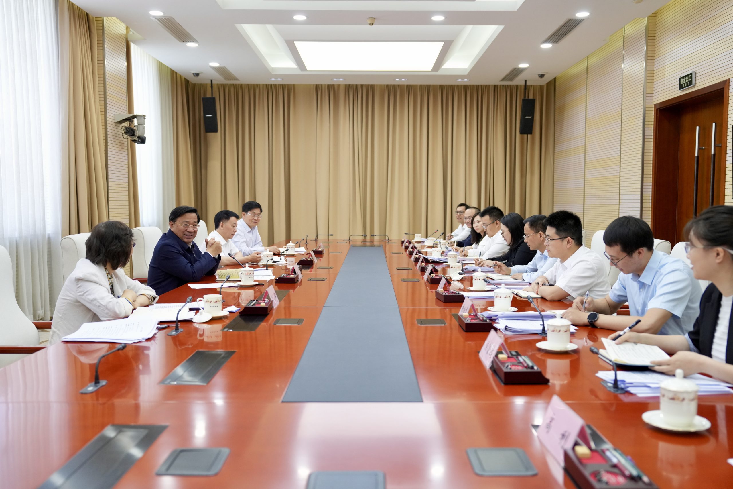 农业农村部党组召开贯彻中央八项规定精神学习教育征求意见座谈会