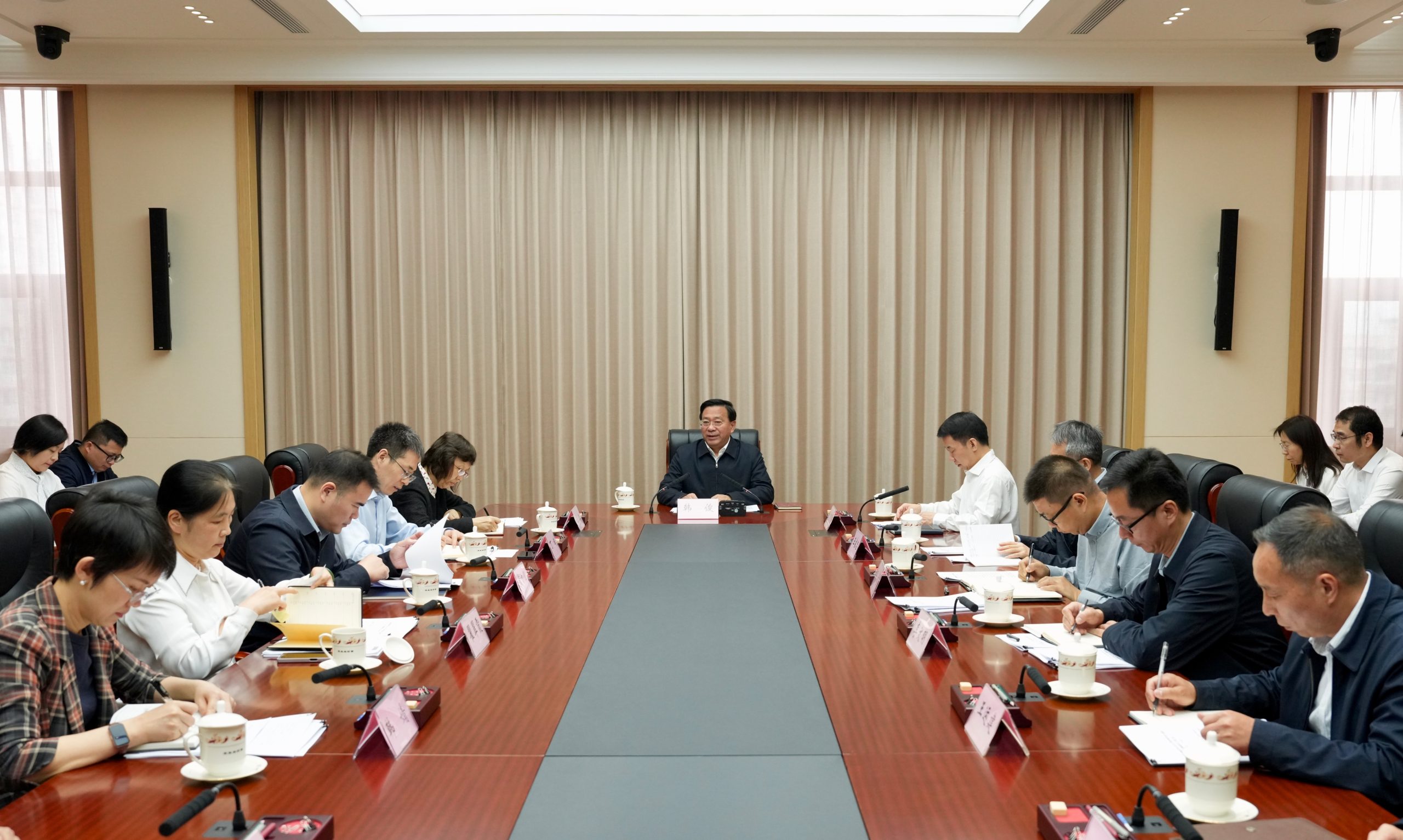 韩俊赴办公厅调研强调：推动学习教育见行见效 打造坚强模范机关