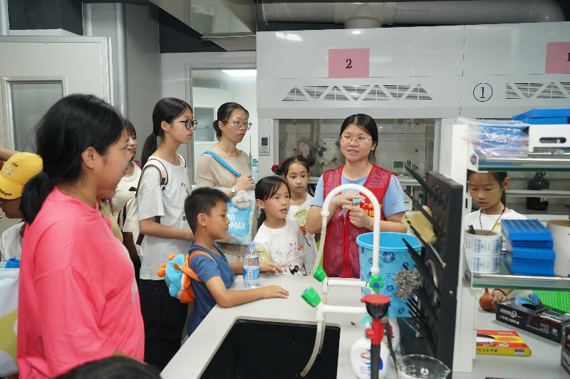 市疫控中心举办“渔业科普亲子行”活动